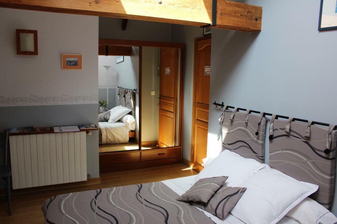Hôtel Le Logis De La Mésanchère à Apremont  Extérieur photo